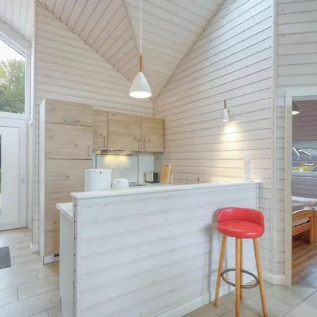 Stunning Home In Krems Iiwarderbrueck With Sauna Prázdninový dům