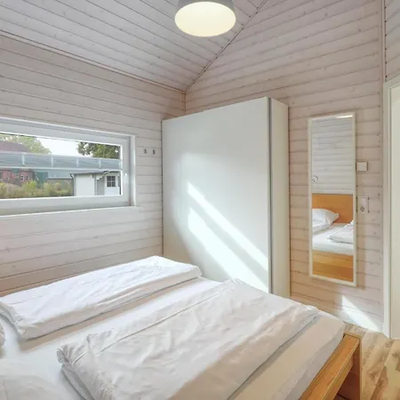 Stunning Home In Krems Iiwarderbrueck With Sauna Gols