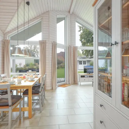 Stunning Home In Krems Iiwarderbrueck With Sauna Gols