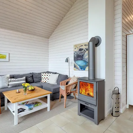 Stunning Home In Krems Iiwarderbrueck With Sauna Prázdninový dům